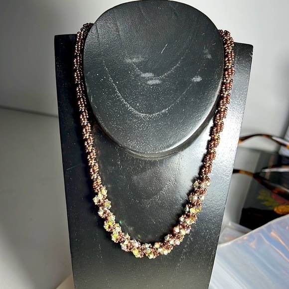 Elegant Crystal Necklace With Beautiful Sterling Clasp 16” Brown Green - Picture 1 of 4